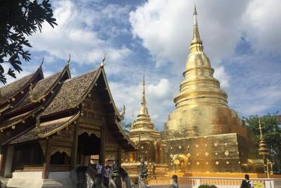 Chiangmai Tour privado y traslado con conductor profesional Chiangmai Tour privado y traslado con conductor profesional