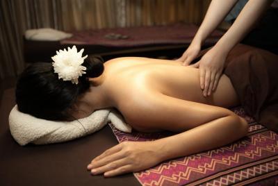 1 hora de relajación superior con bálsamo o aceite: transporte gratuito