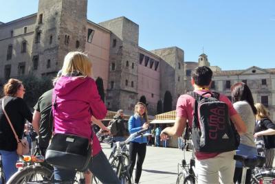 Photo E-Bike Tour Best of Modernism and Mediterranean Barcelona Small Group