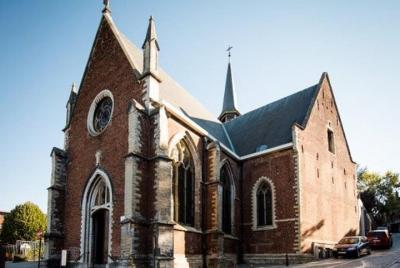 Bulliciosa Lovaina (Lovaina). Estilo universitario, cerveza y her