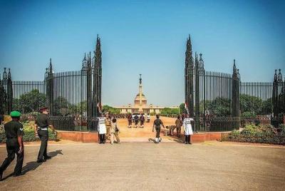 Ceremonia de cambio de guardia en la casa del presidente de India en Delhi