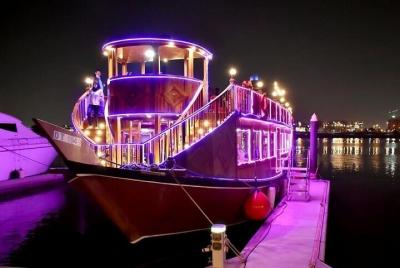 Crucero con cena de lujo por el canal de agua de Dubái con espect