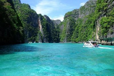 Viaje de servicio premium a las islas Phi Phi y Khai por Sea Star Andaman desde Khao Lak