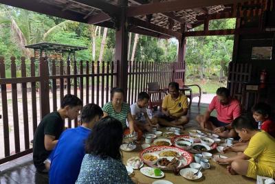 Auténtica cena del sur de Tailandia en la casa más antigua de Koh Samui