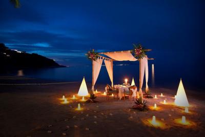 5 estrellas de lujo - Cena romántica en la playa @ Melati
