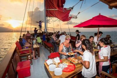 Koh Samui Romantic Sunset Cruise Tour en barco rojo Velero chino