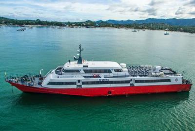 Koh Samui a Surat Thani Town por Seatran Discovery Ferry y Minivan