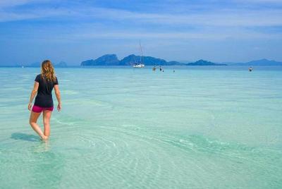 Lanta 4 Islands + Emerald Cave Snorkeling Tour en lancha motora