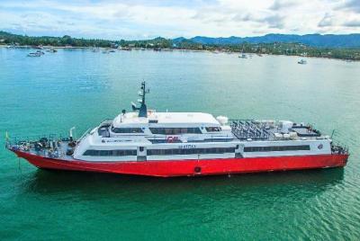 Koh Phangan a Surat Thani Town por Seatran Discovery Ferry y Minivan