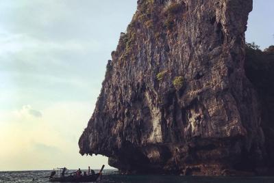 Hermoso amanecer de escape. Golpear. Los. Multitudes