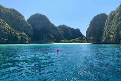 Excursión privada a la isla Phi Phi en lancha rápida