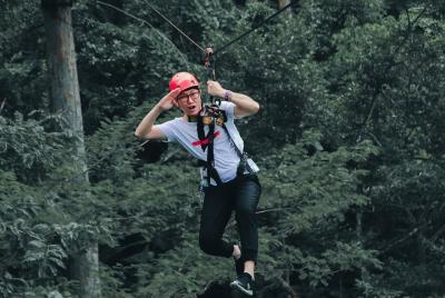 Flying Hanuman Ziplines 42 plataformas con viajes redondos de comida y transferencia