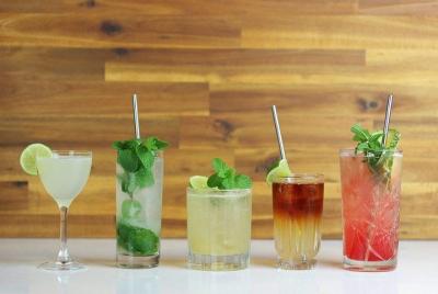 El verdadero recorrido turístico por Phuket con cóctel de ron