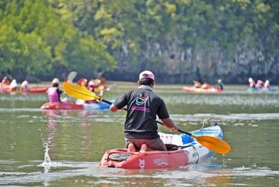 Aventura en kayak por el mar en Ao Thalane Bay desde Krabi