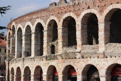Visita a la ciudad de Verona para grupos pequeños con un guía local