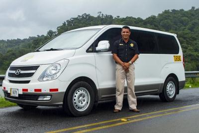 Traslado privado de Monteverde a La Fortuna de 1 a 6 pasajeros Traslado privado de Monteverde a La Fortuna de 1 a 6 pasajeros