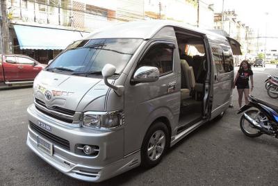 Krabi a Kuala Lumpur (Malasia) por AC Van y VIP Bus