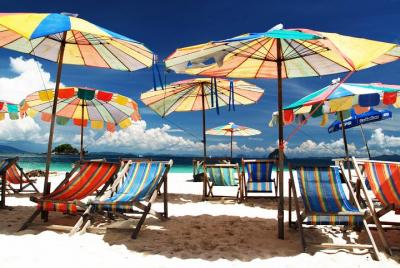 Excursión turística a la isla Phi Phi desde Phuket - Día completo