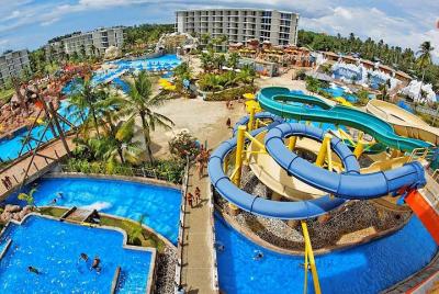Splash Jungle Water Park con devoluciones