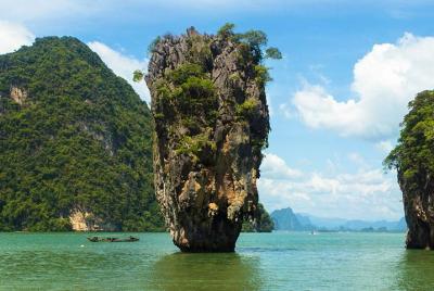 Bahía de Phang Nga y isla James Bond con canotaje en bote grande 