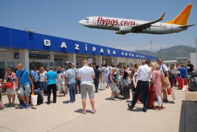 Traslado privado desde Alanya al aeropuerto de Gazipasa GZP