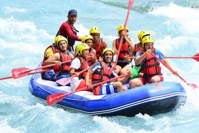 Rafting en el cañón de Koprulu de día completo