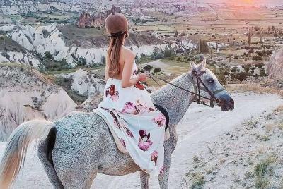 Excursión a caballo al atardecer Capadocia