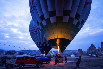 Tour en globo aerostático en Capadocia con recogida