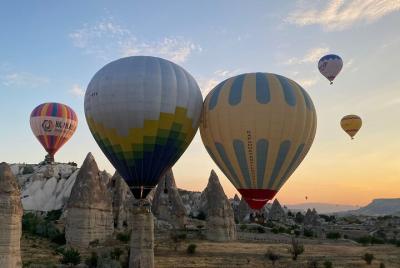 Paseo en globo aerostático por Capadocia con desayuno