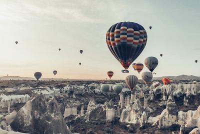 Paseo en globo aerostático de 1 hora por la pintoresca Capadocia