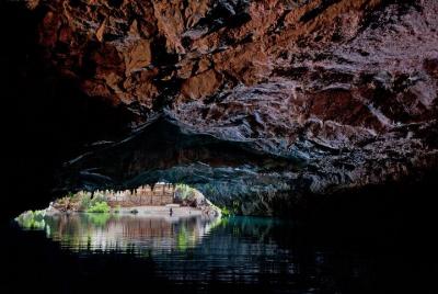 Tour privado de Ormana Village desde Side con paseo en bote en una cueva