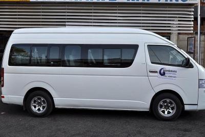 Traslados: Aeropuerto de Victoria Falls a Hoteles de Ciudad.