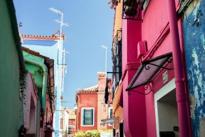 Escapada a la ciudad: excursión privada de un día a Mazzorbo, Burano y Murano