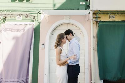 Sesión de fotos románticas en burano