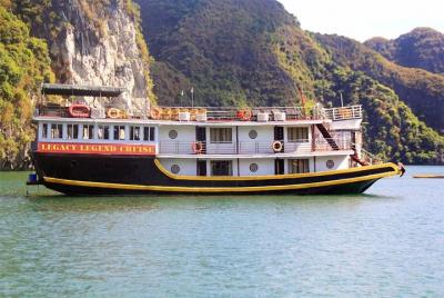 Lan Ha Bay y Halong Bay 2D / 1N Cruise: kayak y natación en los lugares vírgenes