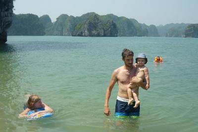 Paquete de kayak Super barato Catba Halong 2 días 1 noche