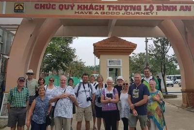 My Son Sunrise Tour en grupo pequeño: 5: 10 a.m. a 9:10 a.m. (de 2 a 8 personas en grupo)