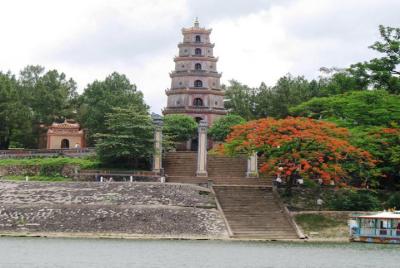 Excursión privada de un día: Ciudad Imperial de Hue desde Hoi An Excursión privada de un día: Ciudad Imperial de Hue desde Hoi An