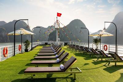 Lan Ha Bay Luxury Cruise 2D / 1N: kayak y natación en lugares prístinos, comidas