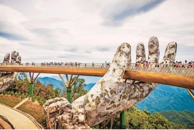 Tour privado para explorar las colinas de BaNa con Golden Bridge en ambas manos Tour privado para explorar las colinas de BaNa con Golden Bridge en ambas manos