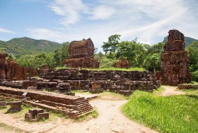 Excursión de un día al santuario de mi hijo y a la montaña de mármol desde Hoi An o Da Nang Excursión de un día al santuario de mi hijo y a la montaña de mármol desde Hoi An o Da Nang