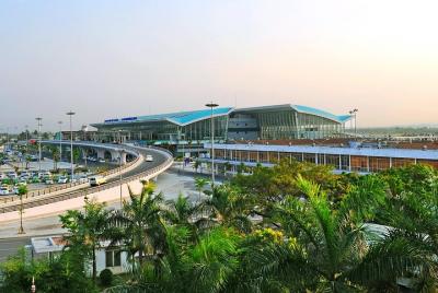 Traslados privados al aeropuerto entre Hoi An y Da Nang Traslados privados al aeropuerto entre Hoi An y Da Nang
