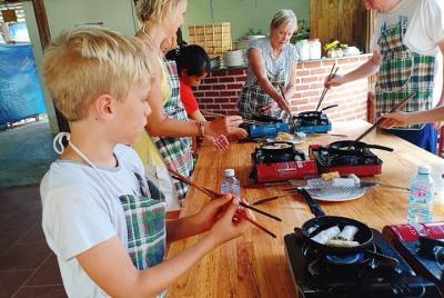Hoi An Eco Cooking Tour (mercado, paseo en barco, canasta, lección de cocina, almuerzo) Hoi An Eco Cooking Tour (mercado, paseo en barco, canasta, lección de cocina, almuerzo)