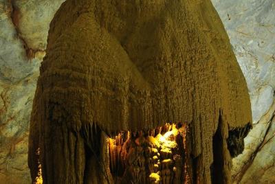 Tour diario al paraíso y cueva oscura