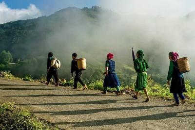 Excursión de 3 días a Ha Giang Loop Descubra pueblos étnicos rurales y estilo de vida local
