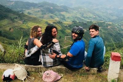 Descubre Ha Giang Loop 4 días en moto y coche