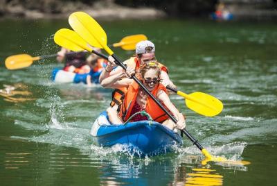Crucero de un día en la bahía de Halong con almuerzo y viaje de ida y vuelta en la carretera más nueva
