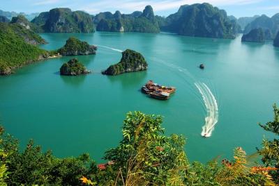 Sin colas: la bahía de Halong Sin colas: la bahía de Halong