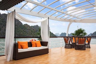 Serenity Day Cruise: tour de lujo por la bahía de Halong y la bahía de Lan Ha