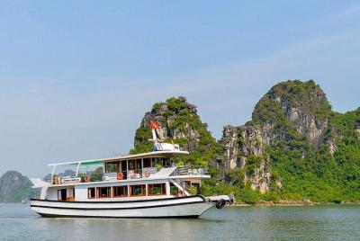 Crucero de lujo por la Bahía Wonder: Día completo Explore la Bahía de Halong con traslado desde Hanoi Crucero de lujo por la Bahía Wonder: Día completo Explore la Bahía de Halong con traslado desde Hanoi